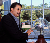 Neil deGrasse Tyson in the MagLab’s atrium.