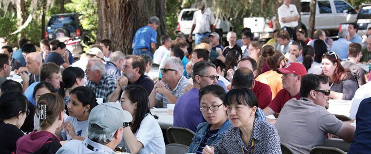 Hundreds of staff at MagLab headquarters in Tallahassee come together for the facility’s biannual picnic.