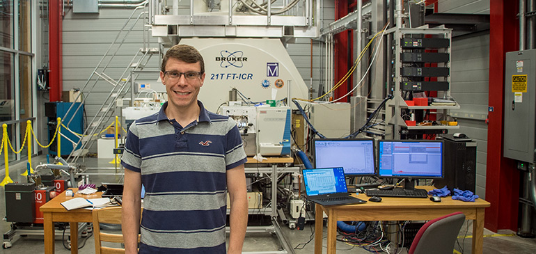 Don Smith at the world-record 21-tesla ICR magnet.