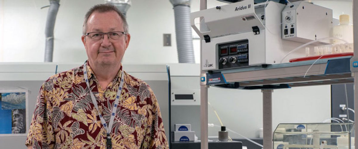 Vincent Salters has pioneered techniques that look at isotopes of lutetium and hafnium in the Earth’s mantle. Vincent Salters has pioneered techniques that look at isotopes of lutetium and hafnium in the Earth’s mantle.