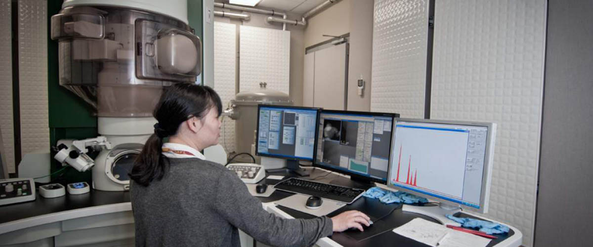 Scientist Yan Xin works on the JEM-ARM200cF